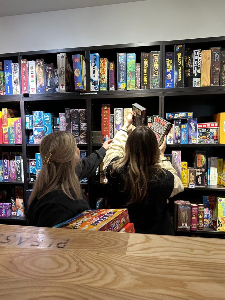 Kick Point at a book cafe